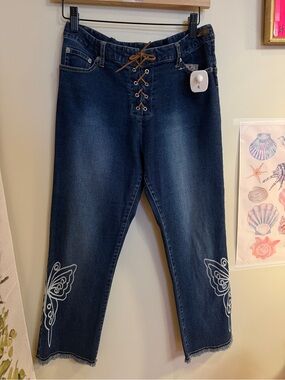 Lace-Up Dark Blue cropped pants Women’s Jeans with Embroidered Detail